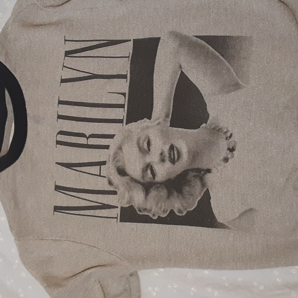 MARILYN MONROE GRAY AND BLACK TOP, SIZE SMALL - Picture 3 of 6